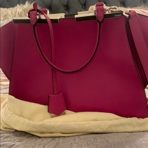 Fendi 3 jours in magenta! - Picture 4 of 12